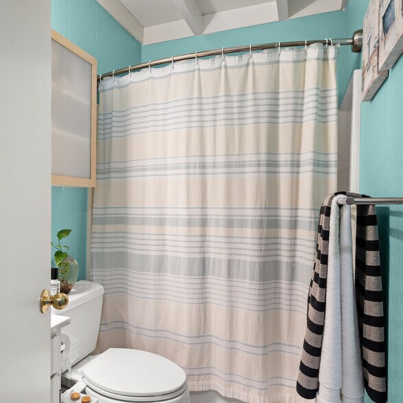 More Photos Of 45 Woodland Ave, San Rafael Apartments For Sale