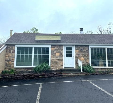 More Photos Of 6446 Lower York Rd, New Hope Storefront For Lease