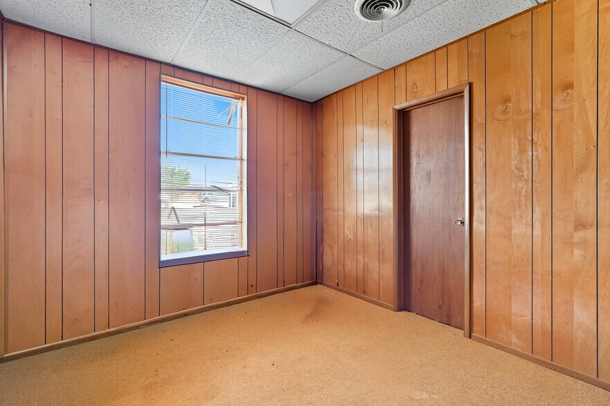 More Photos Of 1510 Portland Ave, Abilene Lodge Meeting Hall For Sale