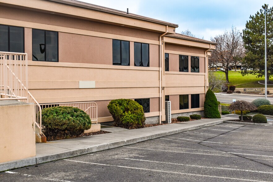 More Photos Of 1110 N Center Pky, Kennewick Office For Lease
