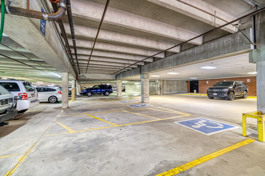 More Photos Of 3300 S Parker Rd, Aurora Office For Lease