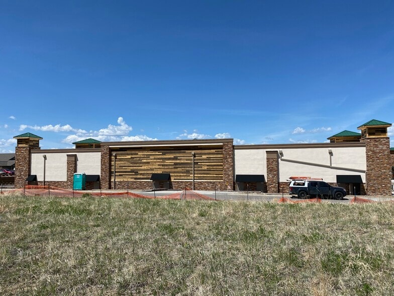 More Photos Of 19585 Hess Rd, Parker Storefront For Lease