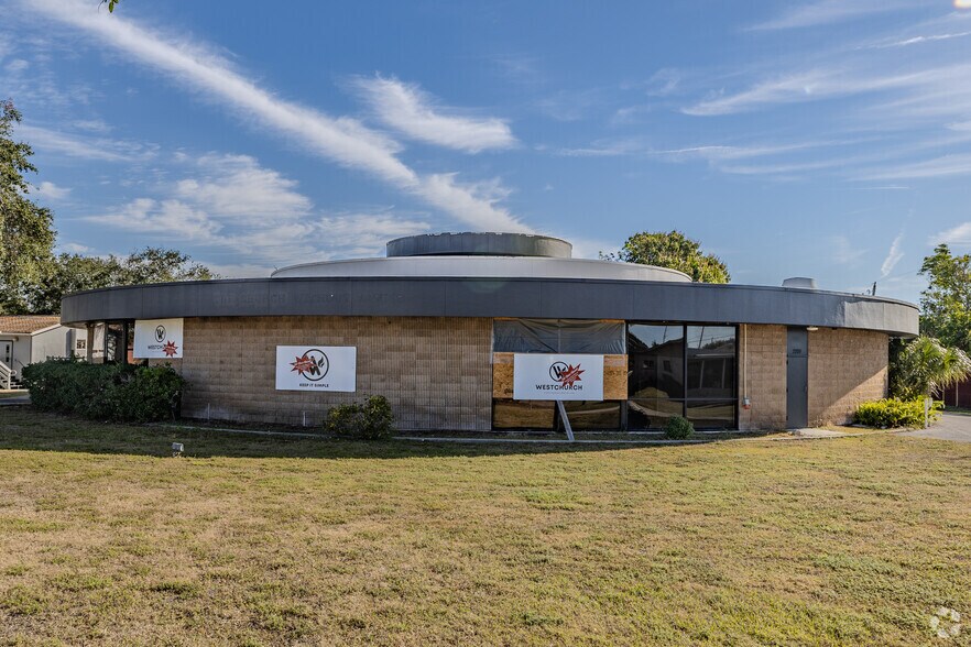 More Photos Of 2209 75th St W, Bradenton Religious Facility For Lease