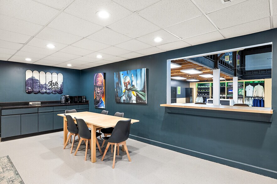 More Photos Of 22007 Woodward Ave, Ferndale Loft Creative Space For Sale