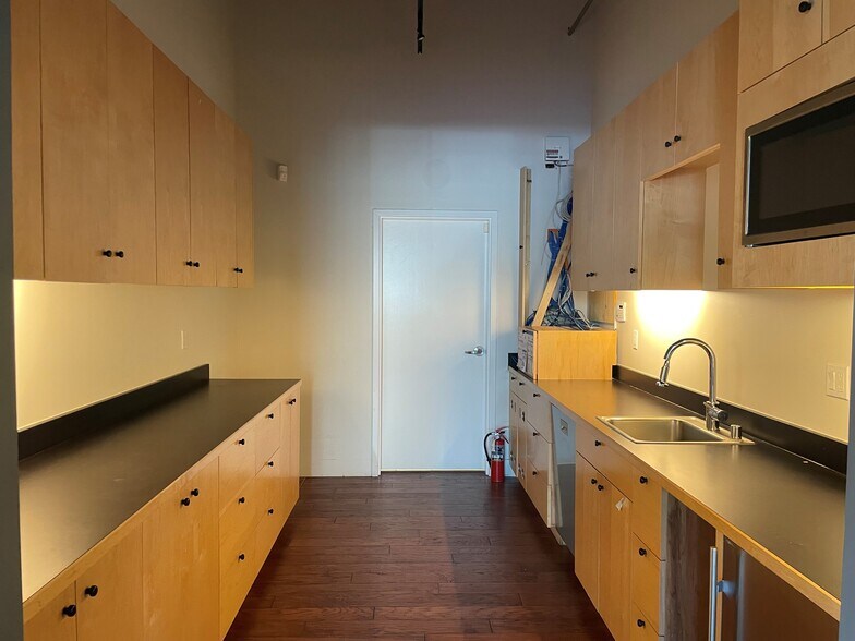 More Photos Of 807 St Helena Hwy, Saint Helena Office For Lease