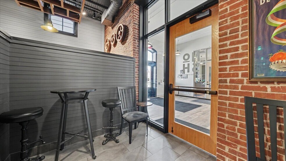 More Photos Of 102 Walnut St, Winona Office Residential For Sale