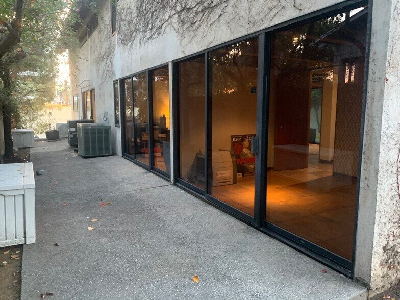 More Photos Of 479 S Marengo Ave, Pasadena Loft Creative Space For Lease
