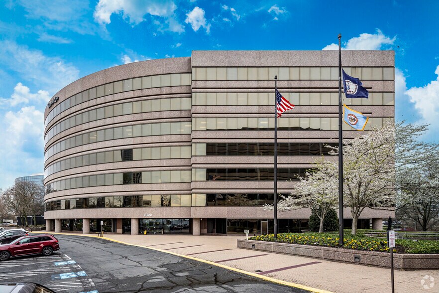 More Photos Of 8300 Boone Blvd, Vienna Office For Lease