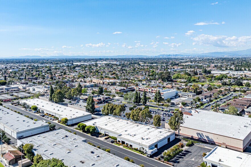 More Photos Of 15930-15962 Downey Ave, Paramount Unknown For Lease