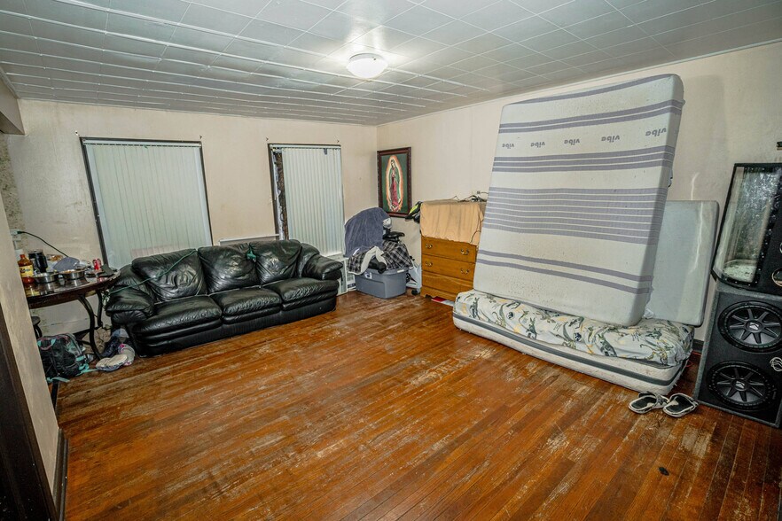More Photos Of 1132 Payne Ave, Saint Paul Office For Sale