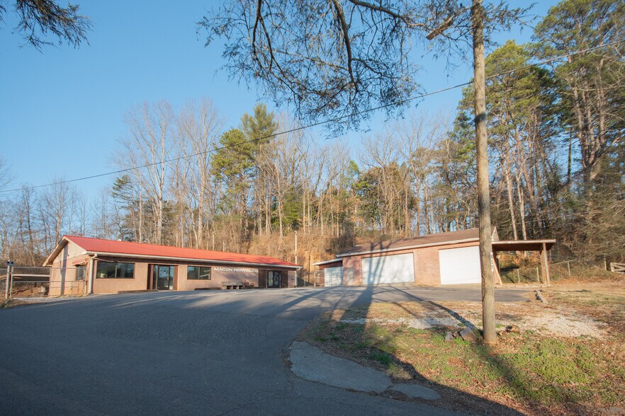 More Photos Of 535 W Main St, Franklin Specialty For Sale