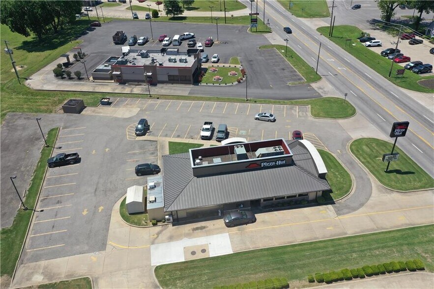 More Photos Of 511 Union St, Dardanelle General Retail For Sale
