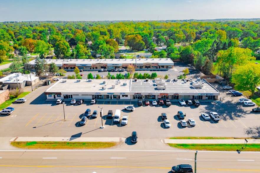 More Photos Of 41431-41583 W 10 Mile Rd, Novi Freestanding For Lease