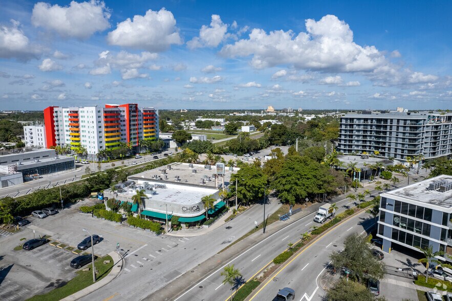 More Photos Of 5556 NE 4th Ct, Miami Restaurant For Lease