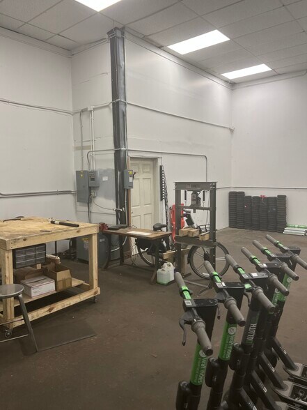 More Photos Of 350 Garfield Ave, Duluth Warehouse For Lease