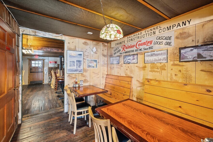 More Photos Of 500 Wanapa, Cascade Locks Restaurant For Sale