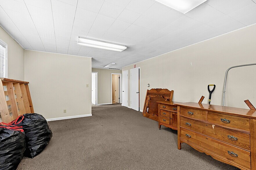 More Photos Of 7102 E Pendleton Pike, Indianapolis Office For Sale