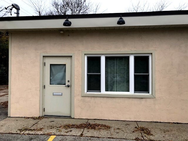 More Photos Of 441 E Park Ave, Libertyville Storefront Retail Office For Lease