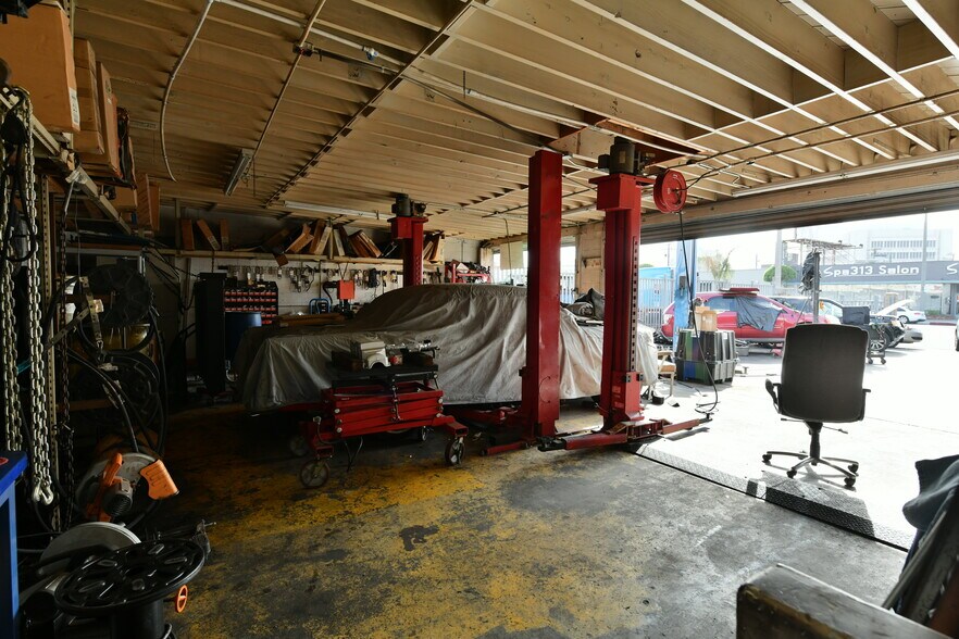 More Photos Of 310 N La Brea Ave, Inglewood Auto Repair For Sale