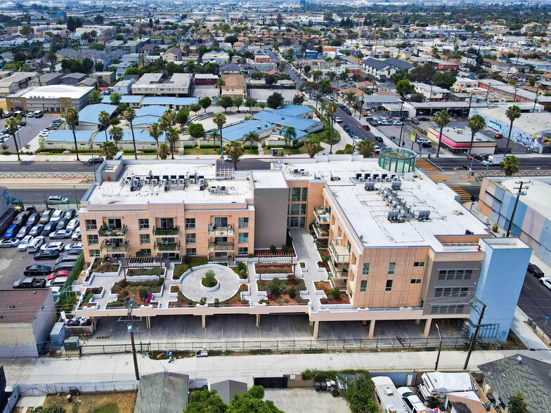 More Photos Of 1598 Long Beach Blvd, Long Beach Storefront Retail Office For Sale