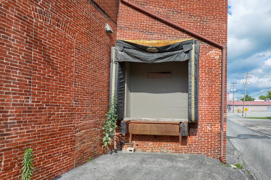 More Photos Of 6155-6165 E Main St, East Petersburg Industrial For Sale