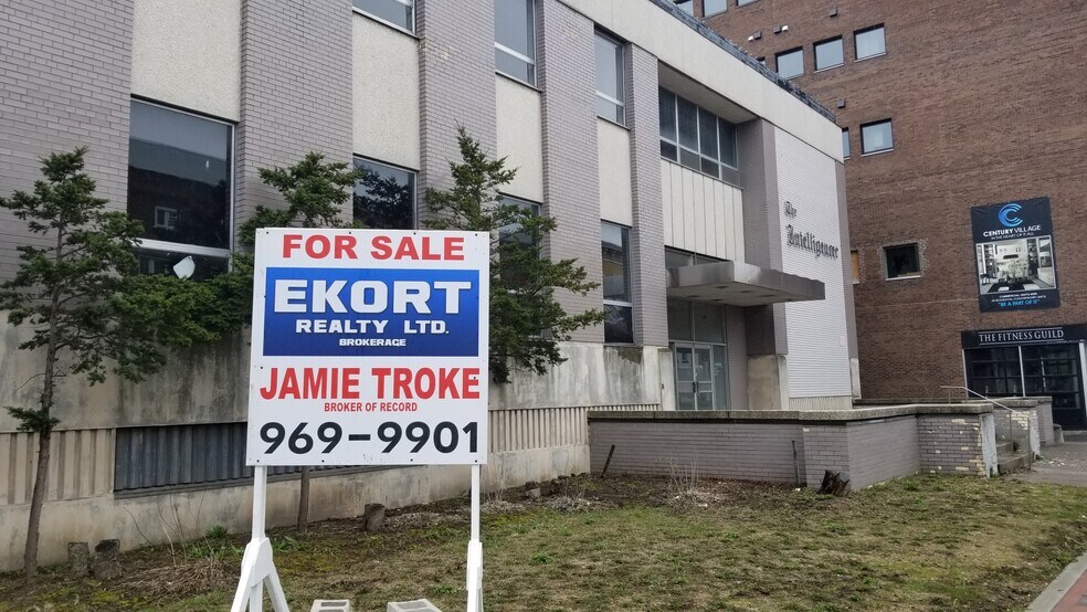 More Photos Of 45 Bridge St E, Belleville Office For Lease