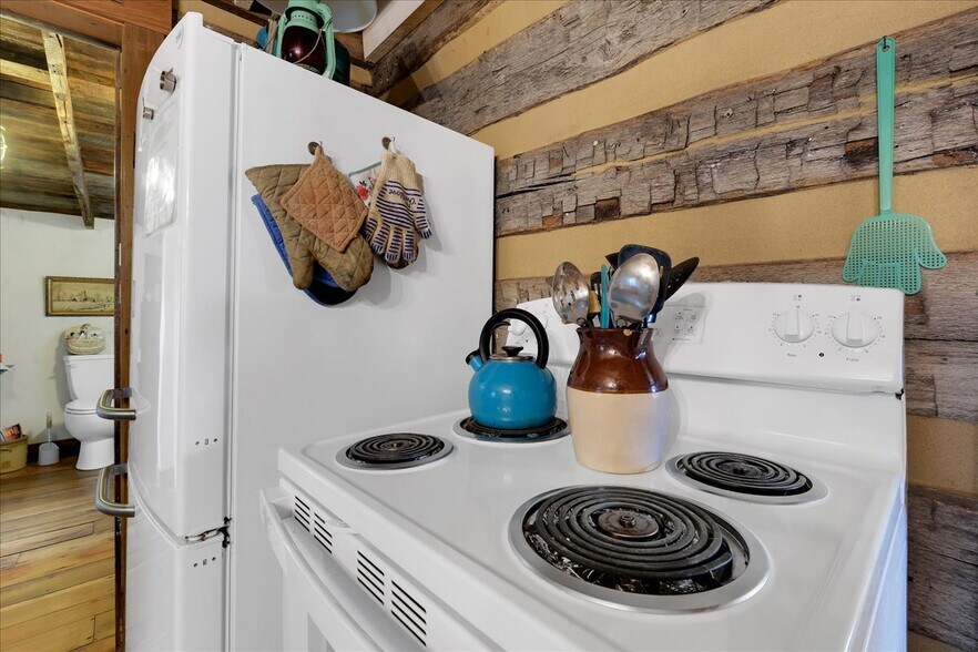 More Photos Of 2945 Greenbrier Rd, Madison Specialty For Sale