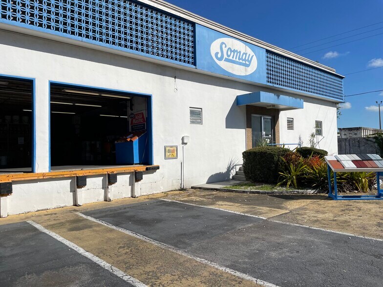 More Photos Of 4301 NW 35th Ave, Miami Warehouse For Lease