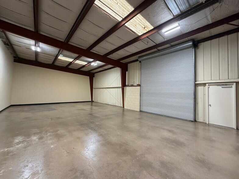 More Photos Of 4551 Grissom St, Bakersfield Warehouse For Sale