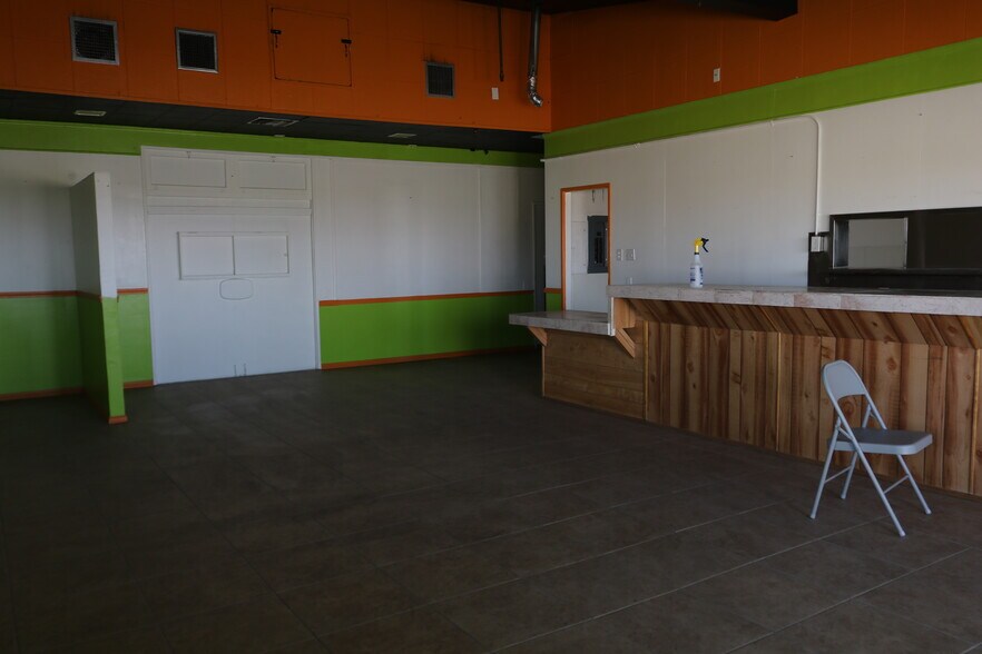 More Photos Of 13118 Pearblossom Hwy, Pearblossom Freestanding For Sale