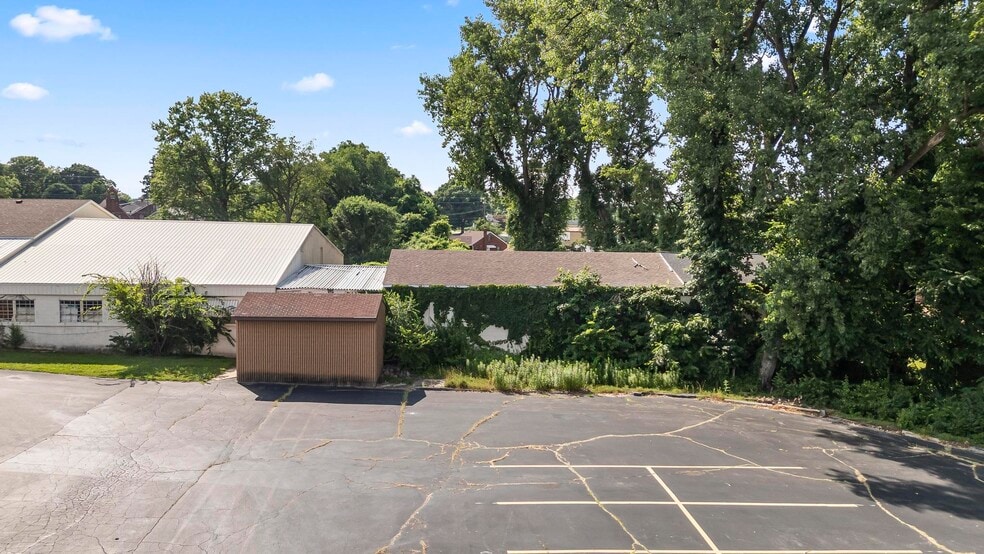 More Photos Of 909-911 Milton Rd, Alton Flex For Sale