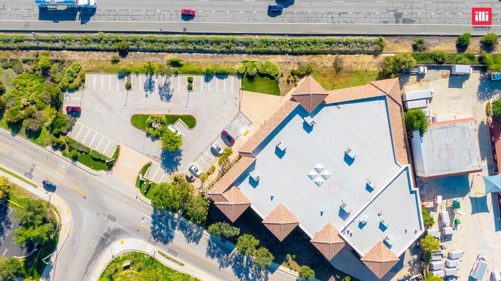 More Photos Of 28610 Canwood St, Agoura Hills Freestanding For Lease