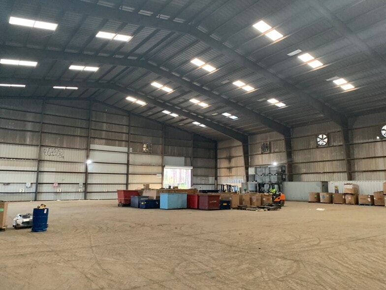 More Photos Of 4255 Roosevelt Hwy, Atlanta Manufacturing For Lease