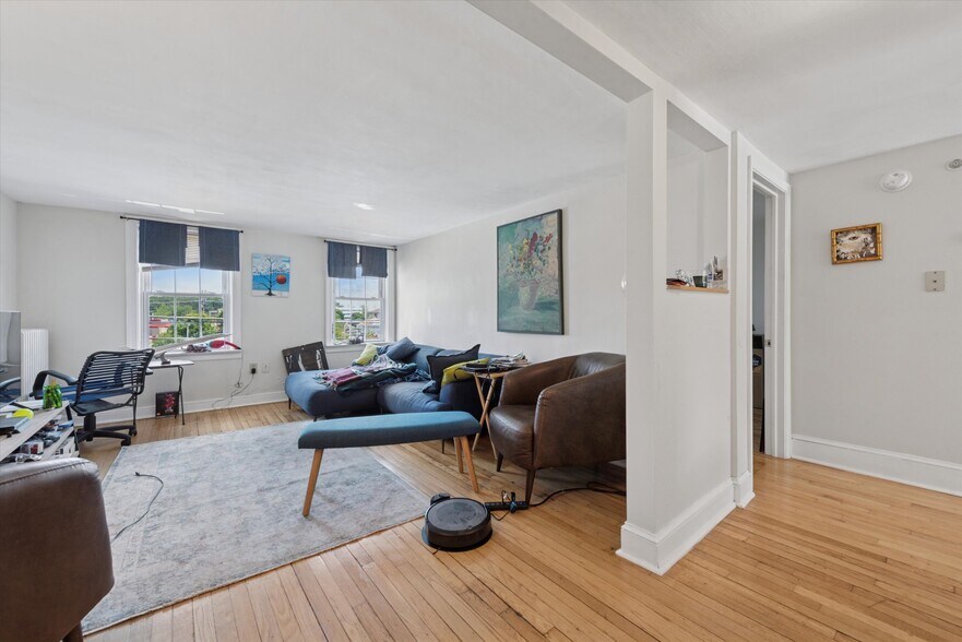More Photos Of 20 S Village Ave, Exton Apartments For Sale