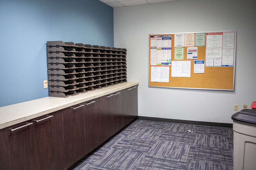 More Photos Of 3587 Parkway Ln, Peachtree Corners Light Distribution For Lease