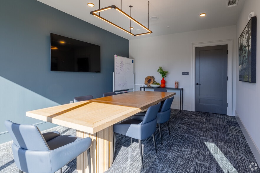 More Photos Of 146 Roberts St, Asheville Apartments For Lease