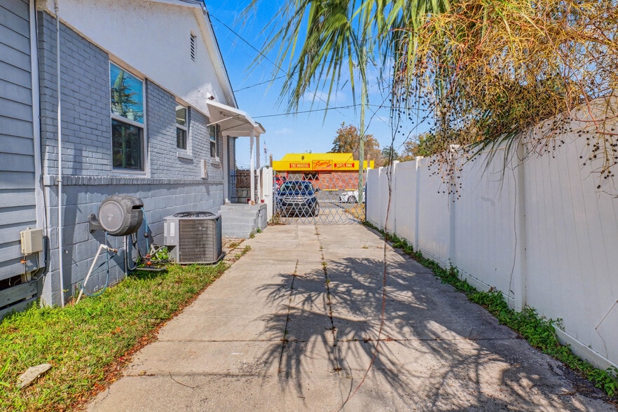 More Photos Of 1201 Cassat Ave, Jacksonville Medical For Sale