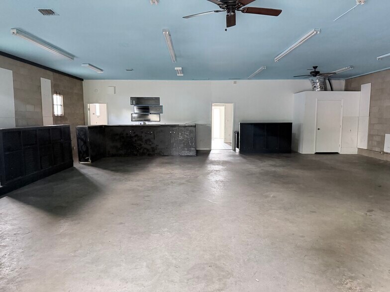 More Photos Of 1105 W Tharpe St, Tallahassee Freestanding For Lease