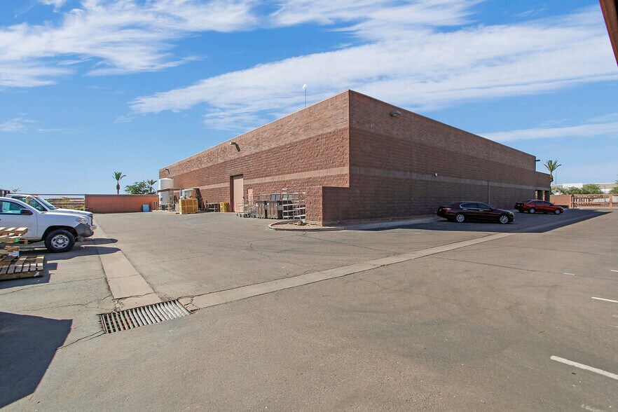 More Photos Of 3451 E Harbour Dr, Phoenix Distribution For Sale