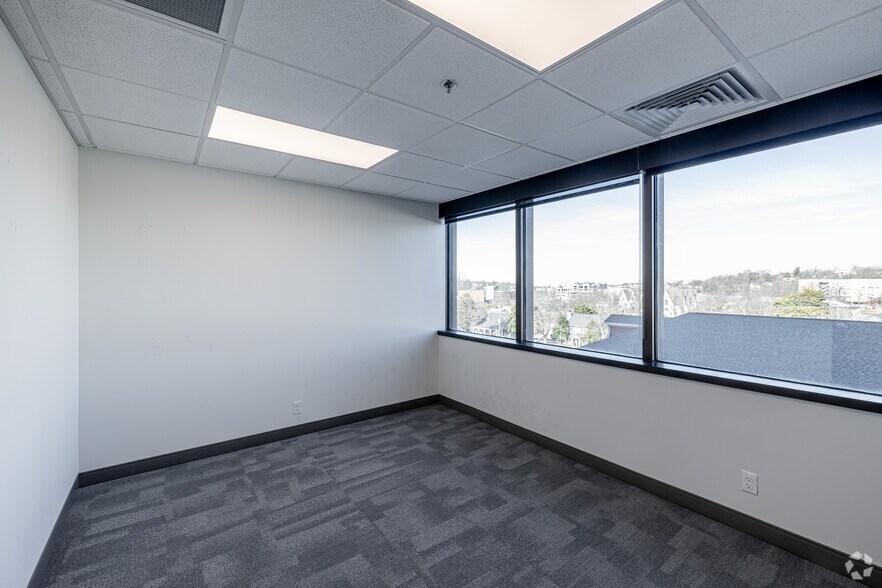 More Photos Of 112 W Center St, Fayetteville Office For Sale