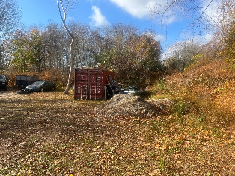 More Photos Of 9-19 King St, Old Saybrook Light Manufacturing For Lease