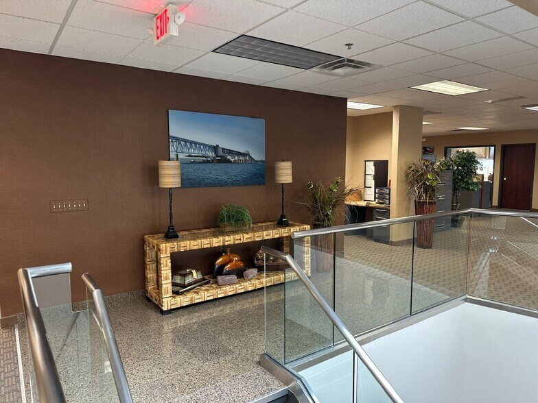 More Photos Of 24595 Groesbeck Hwy, Warren Office For Lease