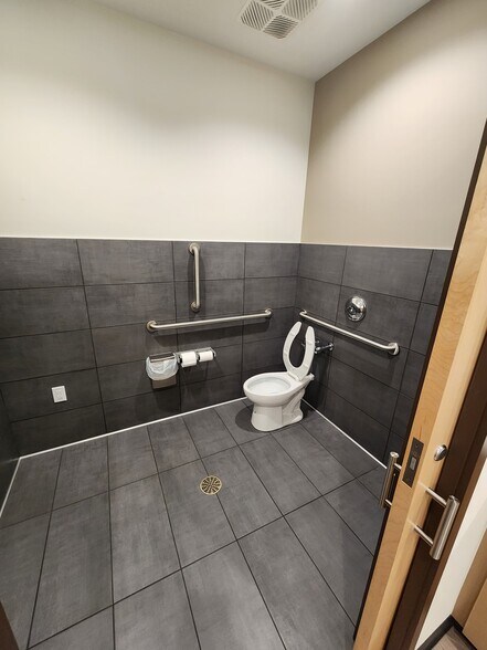 More Photos Of 2848 Colorado Blvd, Denver Freestanding For Lease