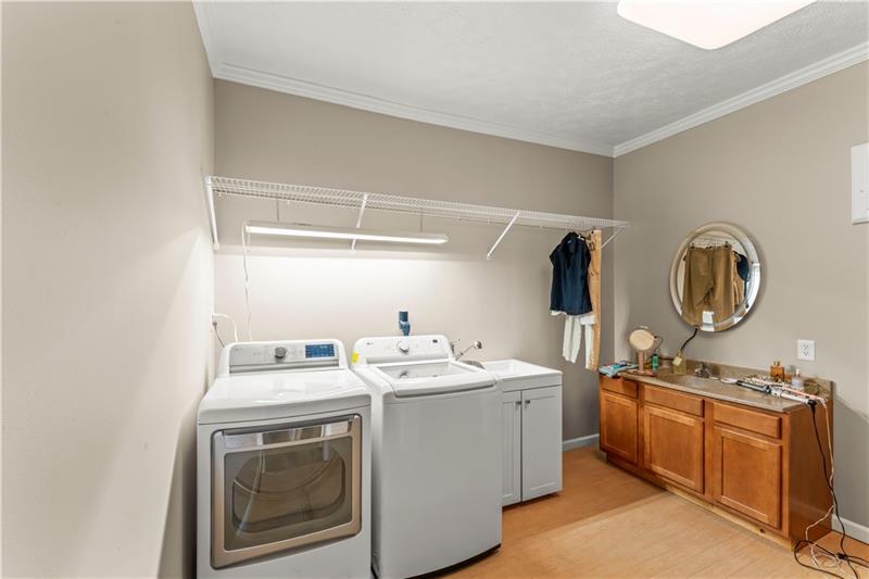 More Photos Of 227-229 S Main St, Washington Storefront Retail Residential For Sale