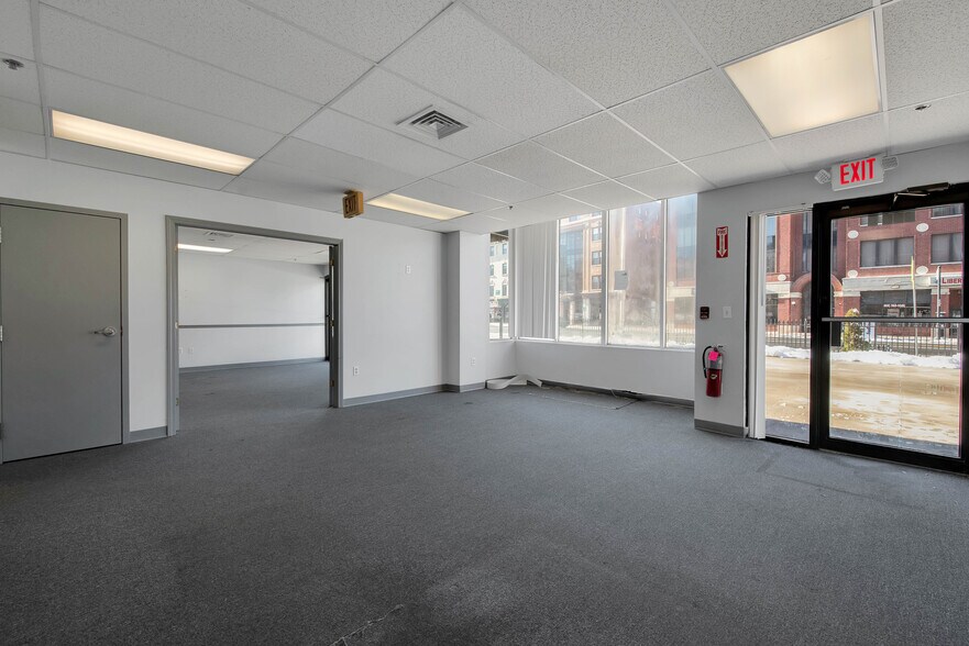 More Photos Of 250 Main St, Hartford Apartments For Lease