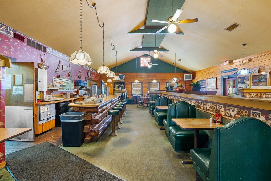 More Photos Of 347 N Scott Ave, Belton Restaurant For Sale