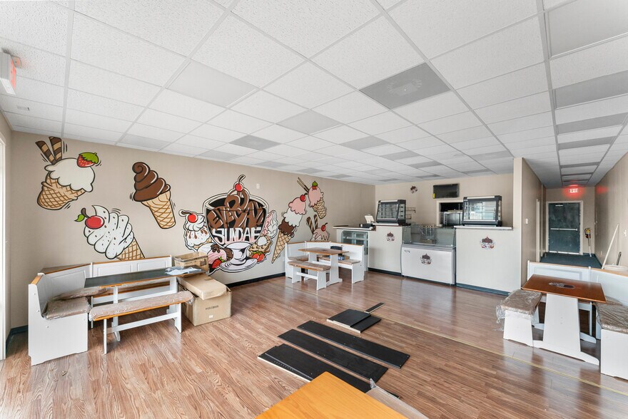 More Photos Of 175 W Railroad St, Pembroke Storefront For Sale