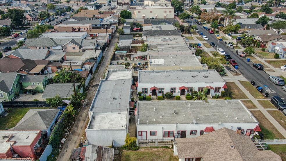 More Photos Of 1462 W 53rd St, Los Angeles Apartments For Sale