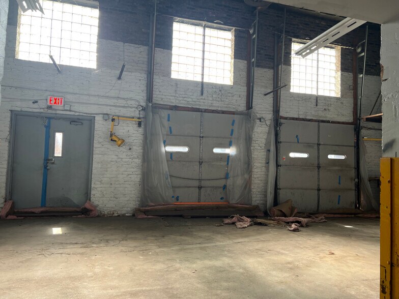 More Photos Of 1410-1440 N Kingsbury St, Chicago Manufacturing For Lease