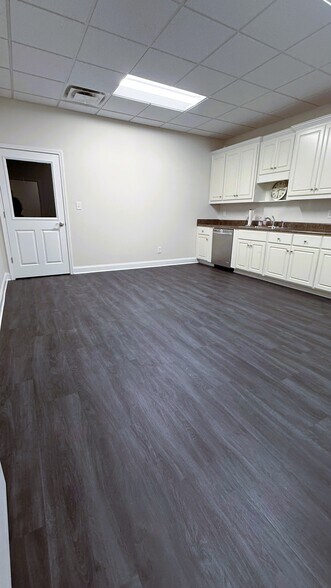 More Photos Of 4135 Industry Way, Flowery Branch Warehouse For Lease